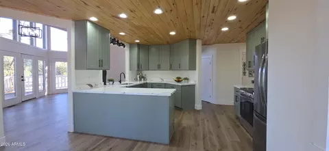 Kitchen - 2870 Cedar Rdg, Overgaard, AZ 85933 photo 2 of 4