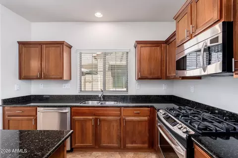 Kitchen - 3954 E Melinda Dr, Phoenix, AZ 85050 photo 2 of 5
