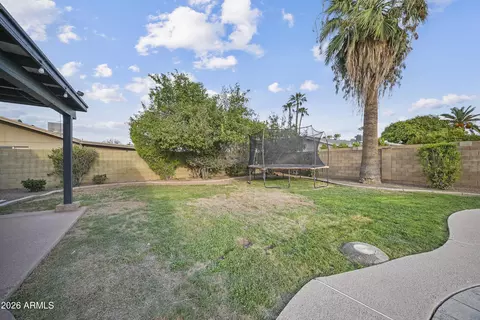 Exterior - 3915 E Yucca St, Phoenix, AZ 85028 photo 6 of 7
