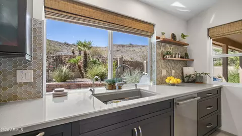 Kitchen - 1642 E Nighthawk Way, Phoenix, AZ 85048 photo 5 of 9