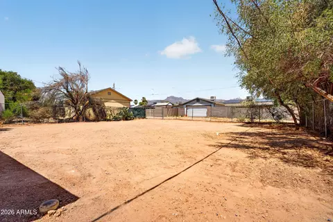 Exterior - 2351 S Royal Palm Rd, Apache Junction, AZ 85119 photo 2 of 3