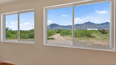Living - 7923 E Bloomfield Rd, Hereford, AZ 85615 photo 1 of 6