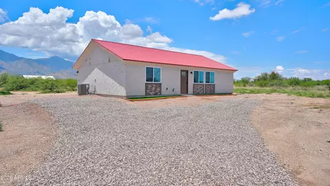 Exterior - 7923 E Bloomfield Rd, Hereford, AZ 85615 photo 2 of 5