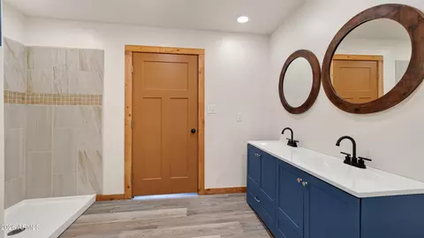 Bath - 7923 E Bloomfield Rd, Hereford, AZ 85615 photo 3 of 6