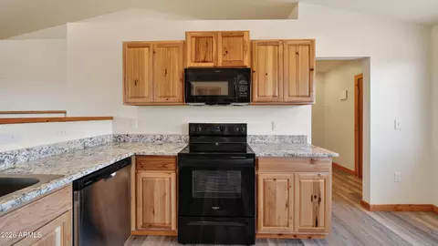Kitchen - 7923 E Bloomfield Rd, Hereford, AZ 85615 photo 3 of 4