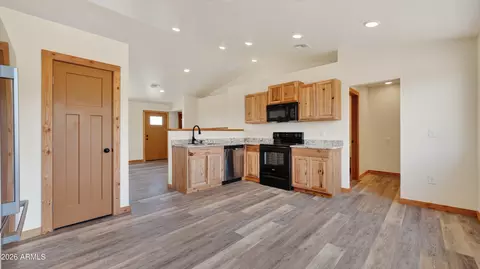 Entry Way - 7923 E Bloomfield Rd, Hereford, AZ 85615 photo 2 of 3
