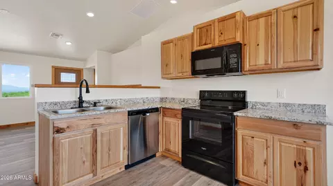 Kitchen - 7923 E Bloomfield Rd, Hereford, AZ 85615 photo 2 of 4