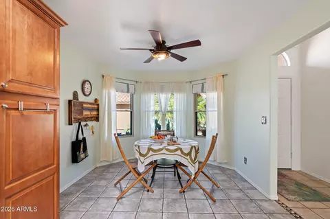 Dining - 4349 E Chuckwalla Cyn, Phoenix, AZ 85044 photo 1 of 1