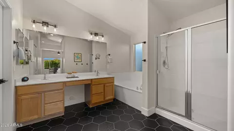 Bath - 4049 E Vista Dr, Phoenix, AZ 85032 photo 1 of 3