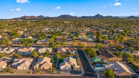 View/Area - 4049 E Vista Dr, Phoenix, AZ 85032 photo 3 of 4
