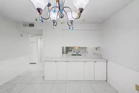 Dining - 3033 E Devonshire Ave #1021, Phoenix, AZ 85016 photo 2 of 2