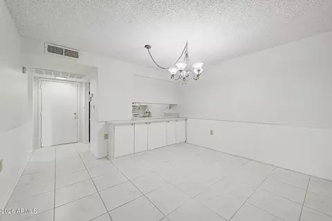 Dining - 3033 E Devonshire Ave #1021, Phoenix, AZ 85016 photo 1 of 2