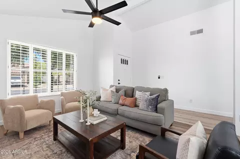 4366 E Sandia St, Phoenix, AZ 85044 photo 4
