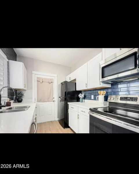 809 N 11th Ave, Phoenix, AZ 85007 photo 2