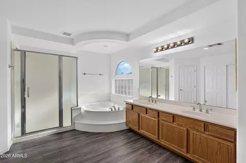 Bath - 716 S Cardinal St, Gilbert, AZ 85296 photo 1 of 5