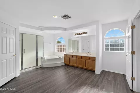 Bath - 716 S Cardinal St, Gilbert, AZ 85296 photo 1 of 5