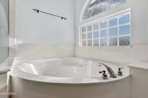 Bath - 716 S Cardinal St, Gilbert, AZ 85296 photo 2 of 5