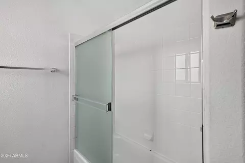 Bath - 716 S Cardinal St, Gilbert, AZ 85296 photo 5 of 5