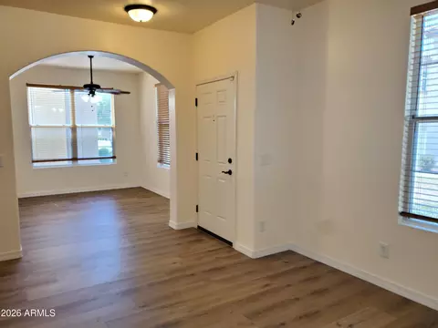 Living - 3944 E Leslie Dr E, Gilbert, AZ 85296 photo 3 of 10