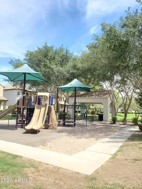 Exterior - 3944 E Leslie Dr E, Gilbert, AZ 85296 photo 6 of 13
