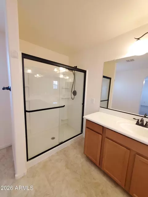 Bath - 3944 E Leslie Dr E, Gilbert, AZ 85296 photo 3 of 6