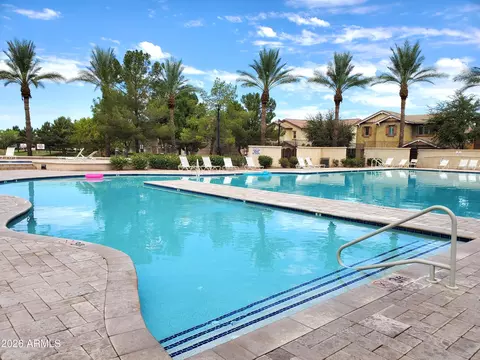 Exterior - 3944 E Leslie Dr E, Gilbert, AZ 85296 photo 11 of 13