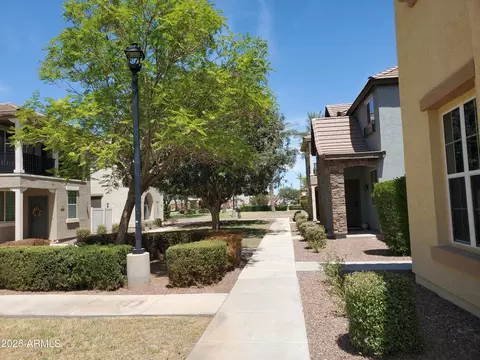 Exterior - 3944 E Leslie Dr E, Gilbert, AZ 85296 photo 5 of 13
