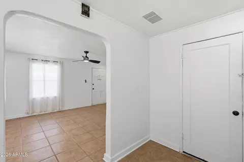 Entry Way - 2047 E Virginia Ave, Phoenix, AZ 85006 photo 2 of 2