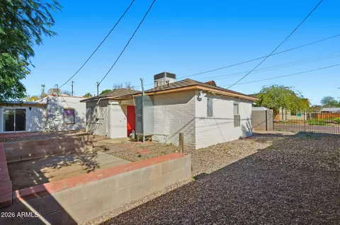 Exterior - 2047 E Virginia Ave, Phoenix, AZ 85006 photo 7 of 8