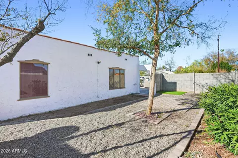 Exterior - 2047 E Virginia Ave, Phoenix, AZ 85006 photo 5 of 8