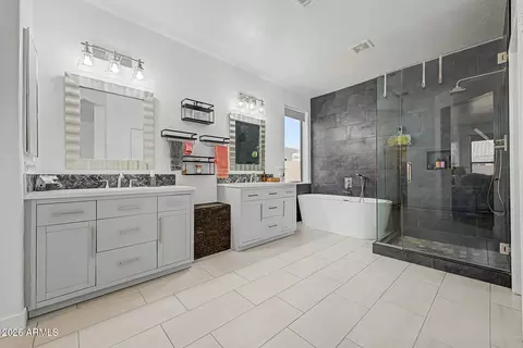 Bath - 9557 E Meseto Ave, Mesa, AZ 85209 photo 2 of 4