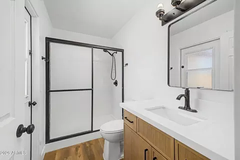Bath - 3508 E Larkspur Dr, Phoenix, AZ 85032 photo 1 of 2