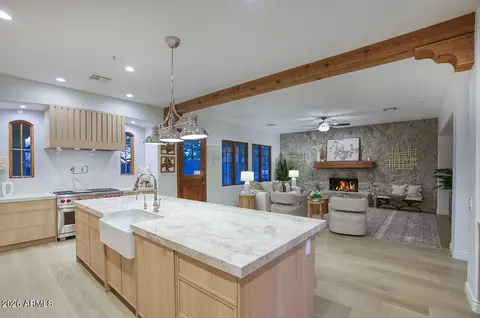 9096 E Mountain Spring Rd, Scottsdale, AZ 85255