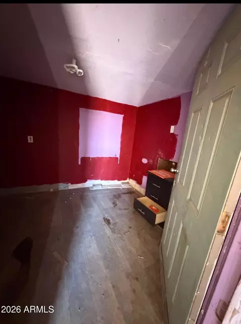 Entry Way - 1709 Encinas Ln, Phoenix, AZ 85040 photo 5 of 5