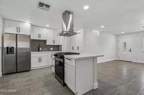 Kitchen - 10258 N 18th Ave, Phoenix, AZ 85021 photo 2 of 3