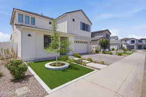 Exterior - 1421 E Donato Ct, Gilbert, AZ 85298 photo 4 of 5