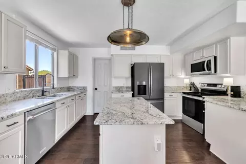 Kitchen - 1371 E Jasper Dr, Gilbert, AZ 85296 photo 5 of 5