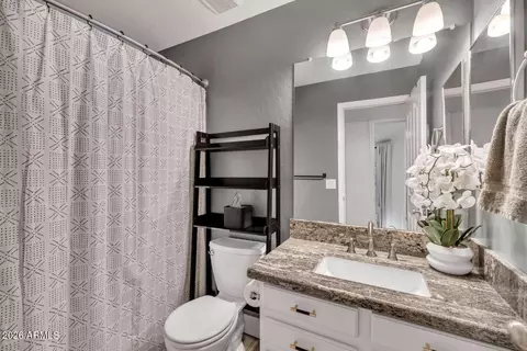 Bath - 1371 E Jasper Dr, Gilbert, AZ 85296 photo 2 of 5