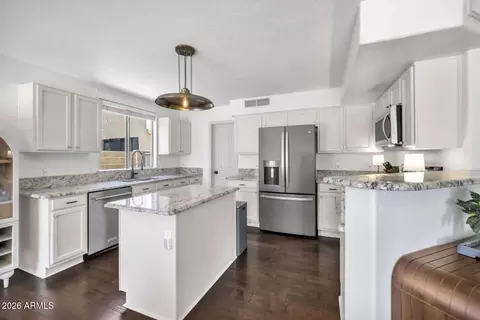 Kitchen - 1371 E Jasper Dr, Gilbert, AZ 85296 photo 4 of 5