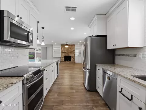 9627 W Lindgren Ave, Sun City, AZ 85373