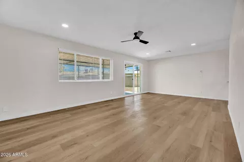 Living - 3117 W Pershing Ave, Phoenix, AZ 85029 photo 4 of 4
