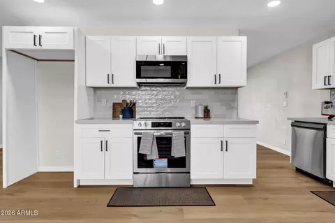 Kitchen - 3117 W Pershing Ave, Phoenix, AZ 85029 photo 1 of 2