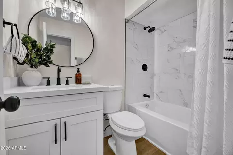 Bath - 3117 W Pershing Ave, Phoenix, AZ 85029 photo 1 of 2