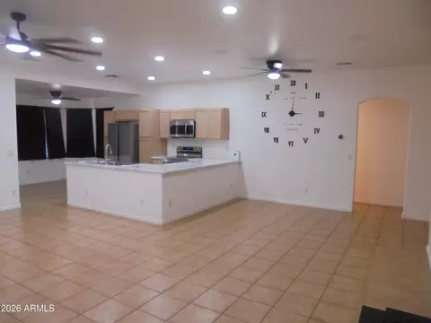 Living - 4204 S 78th Ln, Phoenix, AZ 85043 photo 2 of 5