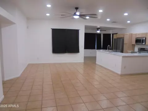 Living - 4204 S 78th Ln, Phoenix, AZ 85043 photo 1 of 5