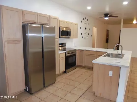 Kitchen - 4204 S 78th Ln, Phoenix, AZ 85043 photo 1 of 1
