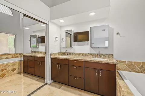 Bath - 14444 S 8th St, Phoenix, AZ 85048 photo 4 of 5