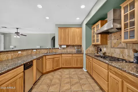 Kitchen - 2743 E Hobart St, Gilbert, AZ 85296 photo 4 of 7
