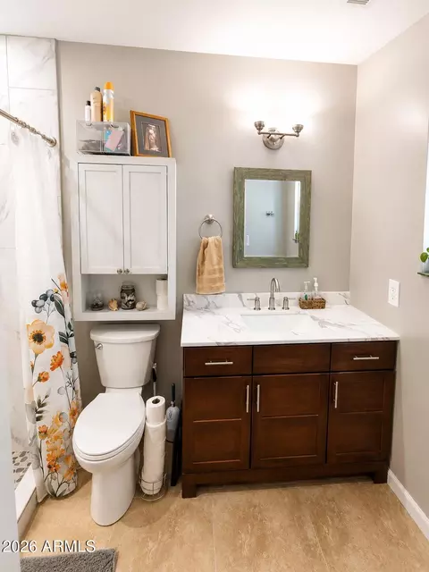 Bath - 3916 W Aster Dr, Phoenix, AZ 85029 photo 2 of 5