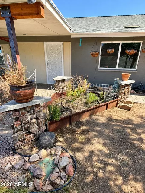 Exterior - 3916 W Aster Dr, Phoenix, AZ 85029 photo 8 of 11
